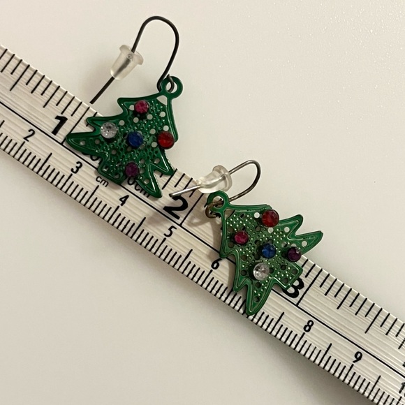 Lot of 2 Christmas Tree and Snowflake Dangle Rhinestone Earrings - Picture 13 of 15